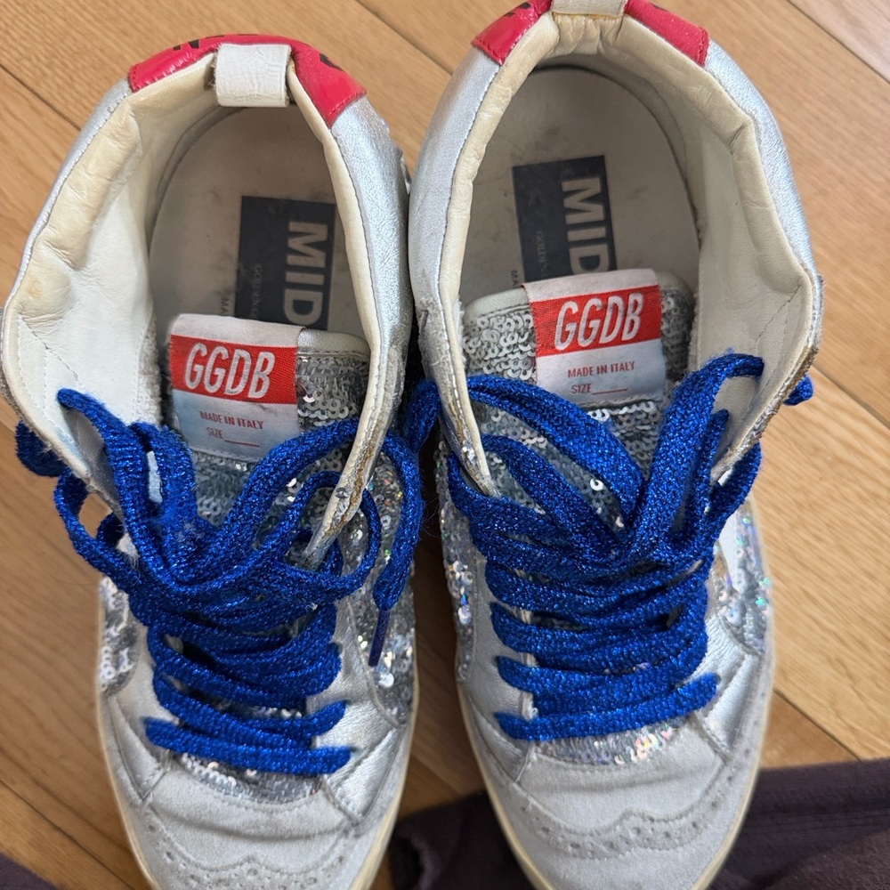 Golden Goose Silver Sequin Sneakers with Blue Laces - Picture 9 of 11